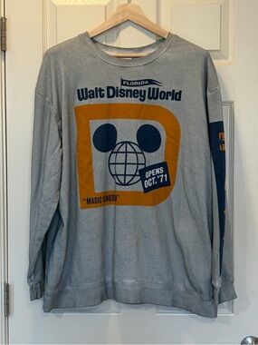 Walt Disney World Magic Kingdom 1971 50th Anniversary Sweatshirt XL